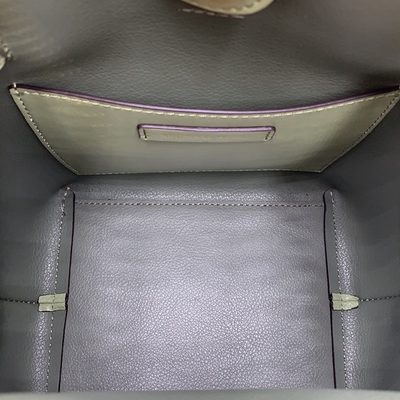 MICHAEL KORS EMILIA SMALL BUCKET BAG MESSENGER LIGHT SAGE COLOR - Picture 9 of 15